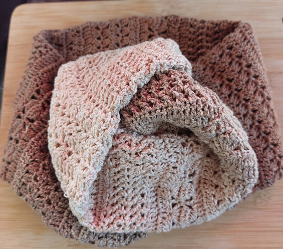 Frauhohmanns Häkelpullover „Isipisi“ - Häkelzauber aus der Ecke