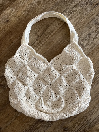 Die große Tasche Borkum ist fertig.
Ist sehr viel Arbeit und ich hoffe die Beschenkte freut sich darüber.