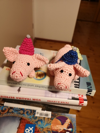 So süße Schweindis! Tolle Anleitung und ratz fatz fertig gemacht.