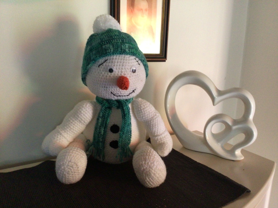 Schneemann Snowball mit Geschenkebox
