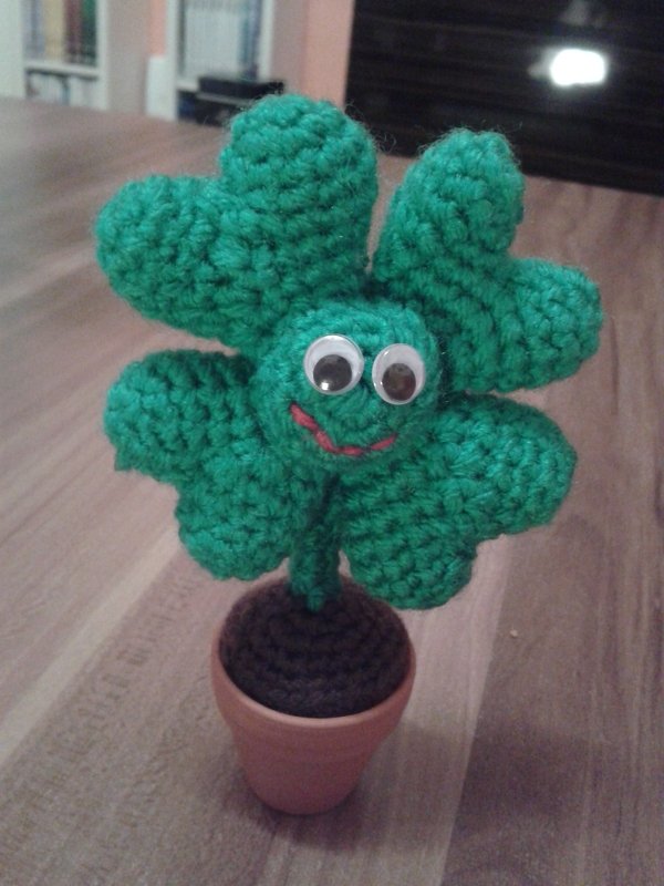 Häkelanleitung - Glücksklee im Töpfchen