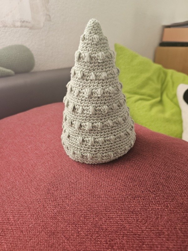 Häkelanleitung für Noppen-Weihnachtsbäume in 2 Varianten S - XL