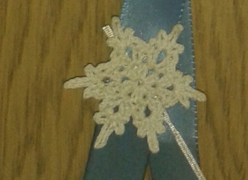 Sehr einfach, 3 Reihte - Schneeflocke fertig, Das Spannen uns Stärken (am besten von beiden seiten) dauert viel länger