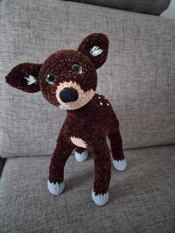#tierehäkeln #Rehkitz Lea#
Also die Anleitung ist super und das führt dazu, dass ich mit dem Ergebnis voll zufrieden bin.
Es gab durch micht leider einen Fehler, habe einmal das vordere und hintere Bein verwechselt und somit falsch angehäkelt. Aber wer es nicht weiß, sieht es wohl nicht. Kann ich unbedenklich weiterempfehlen.