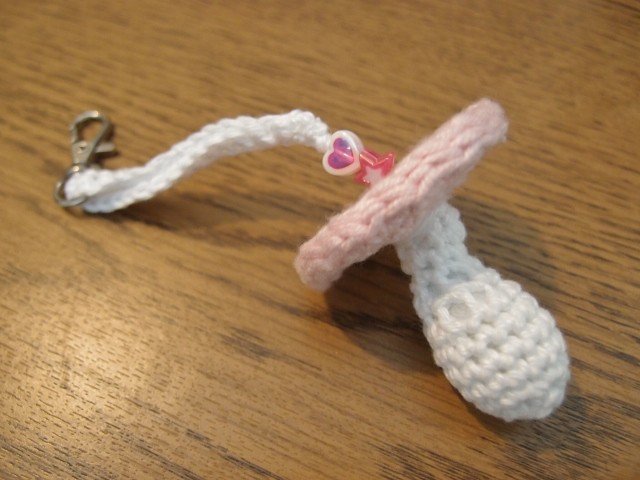 Comforter keychain, amigurumi