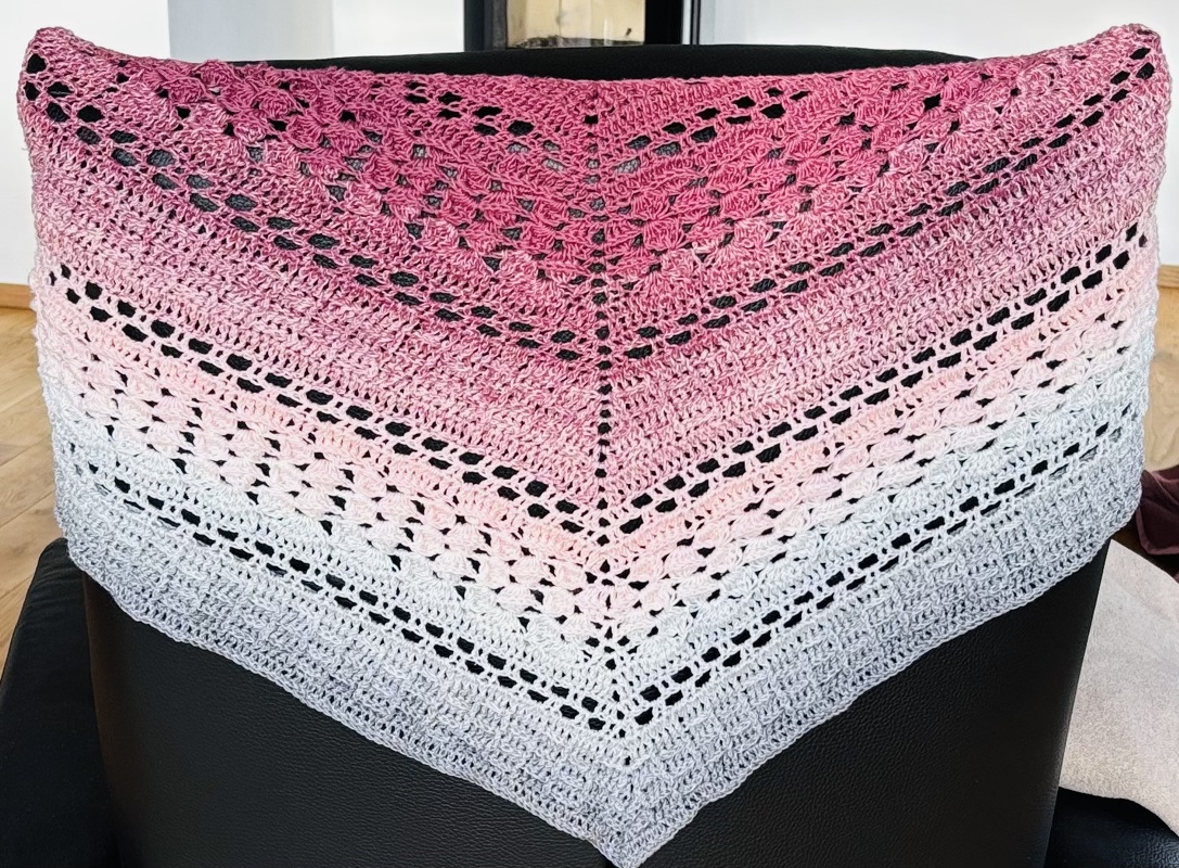 Flaches Dreieckstuch “Lintra BE” - Häkelanleitung