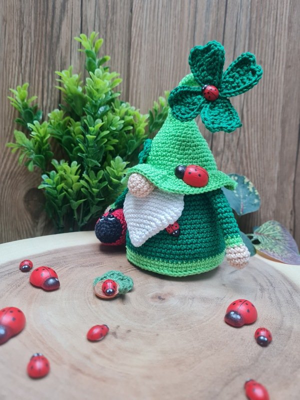 GLÜCKS-WICHTEL – Häkelanleitung Gnom