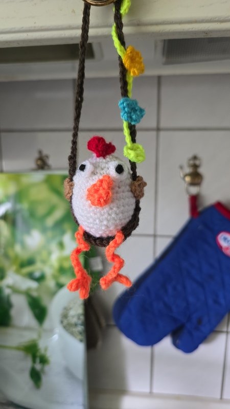 Huhn auf Schaukel - Osterdeko, Rückspiegel-Anhänger Auto