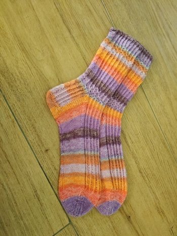 Meine nach gestrickte Version im Farbverlaufsgarn von Gründl. Lieben Dank für die Inspiration.🙏