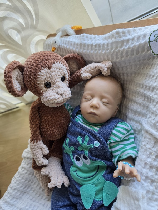 Amigurumi kleiner Affe. PDF-Häkelanleitung für Plüschaffen.