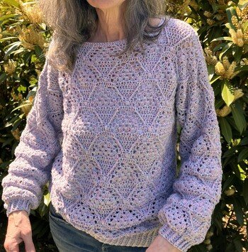 Keine 0/8/15-Anleitung, sondern eine weitere wunderbare Anleitung von stricken-im-trend. Das Nacharbeiten macht Spaß und das Ergebnis kann sich sehen lassen.