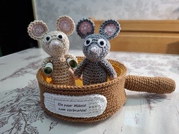 Die Arbeit hat sich gelohnt, auch wenn manchmal etwas Geduld nötig war. Hat Riesenspaß gemacht. Die Mäuse sind total niedlich geworden.