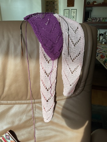 Hat Spaß gemacht, auch wenn man gut aufpassen musste. Jetzt habe gleich noch ein Neues begonnen. #Sommer#Schal#
