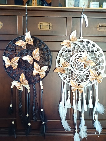 Ich habe die Traumfänger für Braut und Bräutigam zur Hochzeit mit Schmetterlingen aus Geldscheinen geschmückt.
#Geldgeschenk