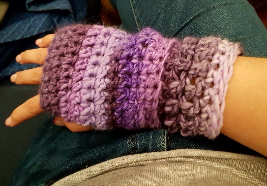 Anleitung Pulswärmer Handstulpen Armstulpen, inkl. Bilder, passend für alle Hände und jede Wolle!