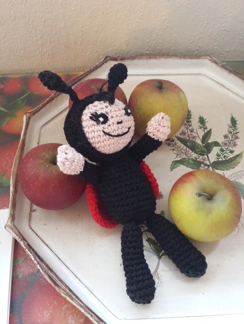 Habe erstmal die Tochter Mary gehäkelt, verschenke ich als Glücksbringer ( leicht abgewandelt )