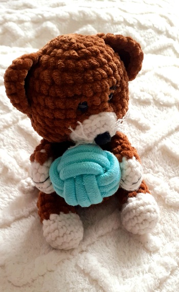 I made this using the Wolfie crochet pattern and added a few whiskers to make it an adorable little cat #cat #kitten #toy #kids
