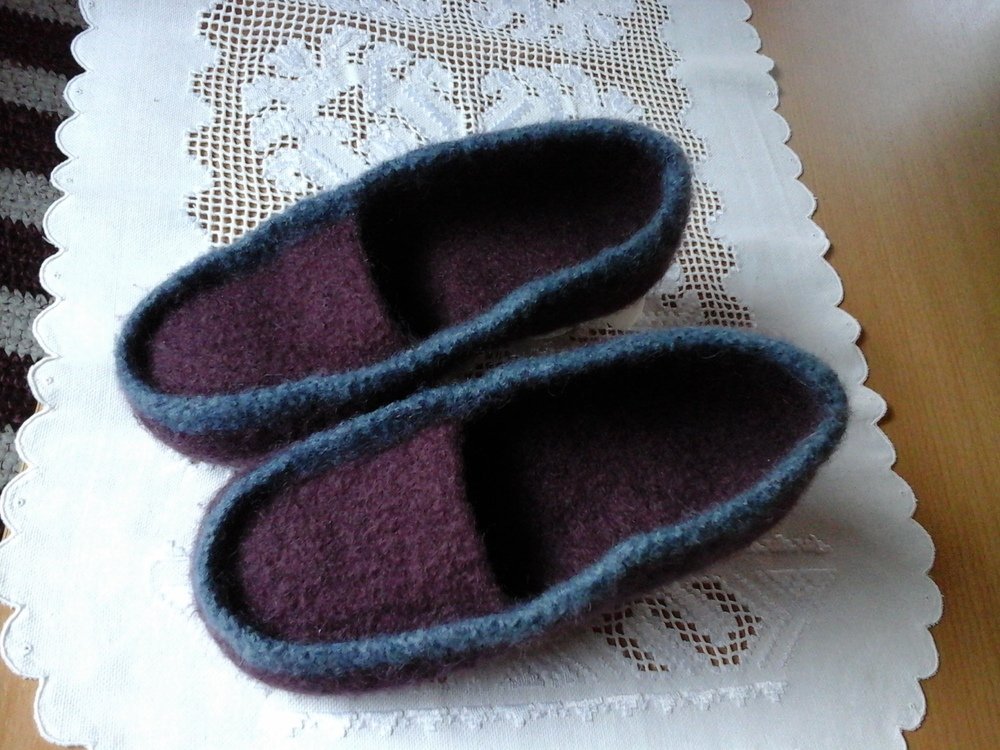 Knitting pattern - felt slipper / socks -any sizes!