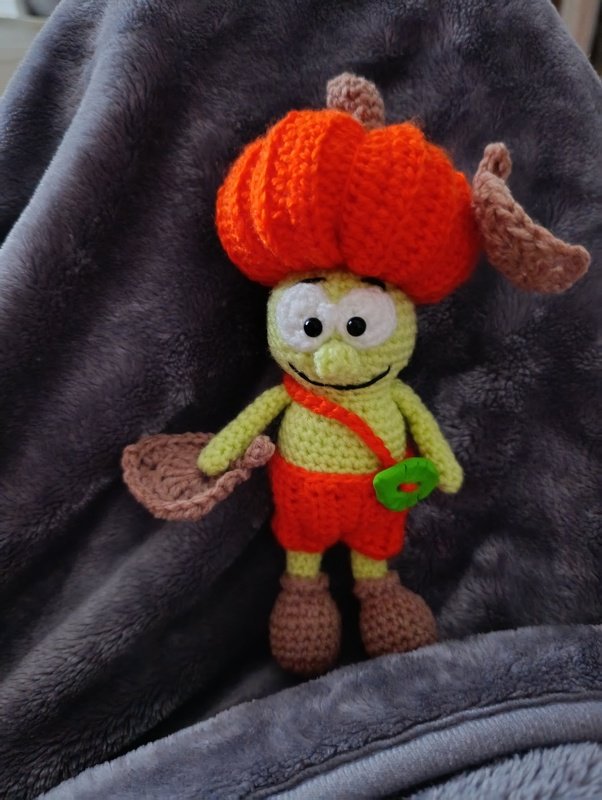 Häkelanleitung frecher Kürbiswichtel