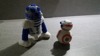 Super süß und eine tolle Anleitung. Habe seinen Kumpel R2D2 gleich mit gehäkelt.