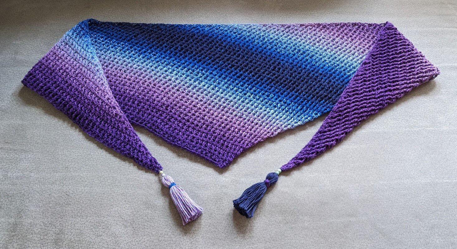 Crochet pattern mini shawl Tae