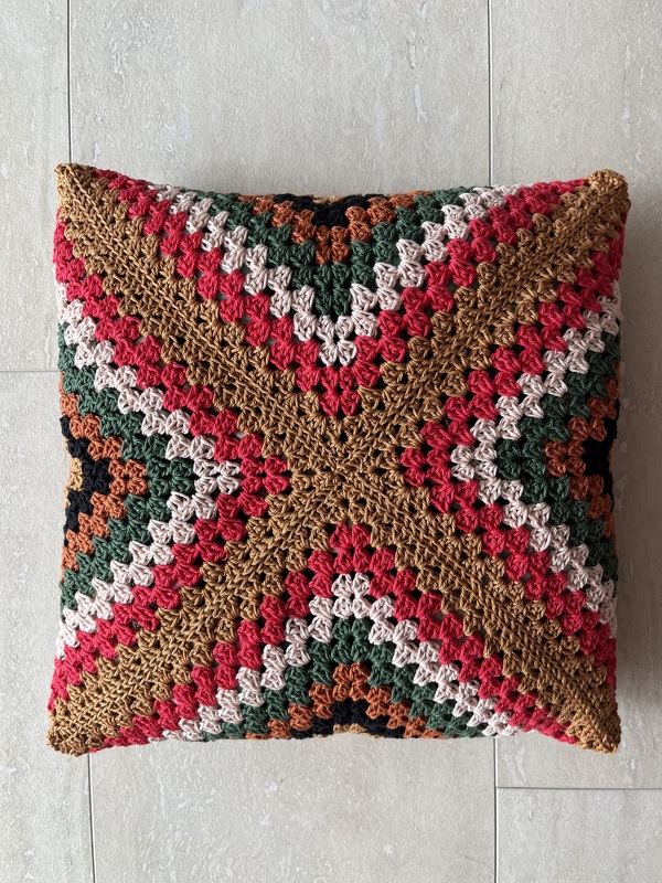 Crochet Pattern Granny Square Pillow "Boho Dreams", one piece cushion, PDF