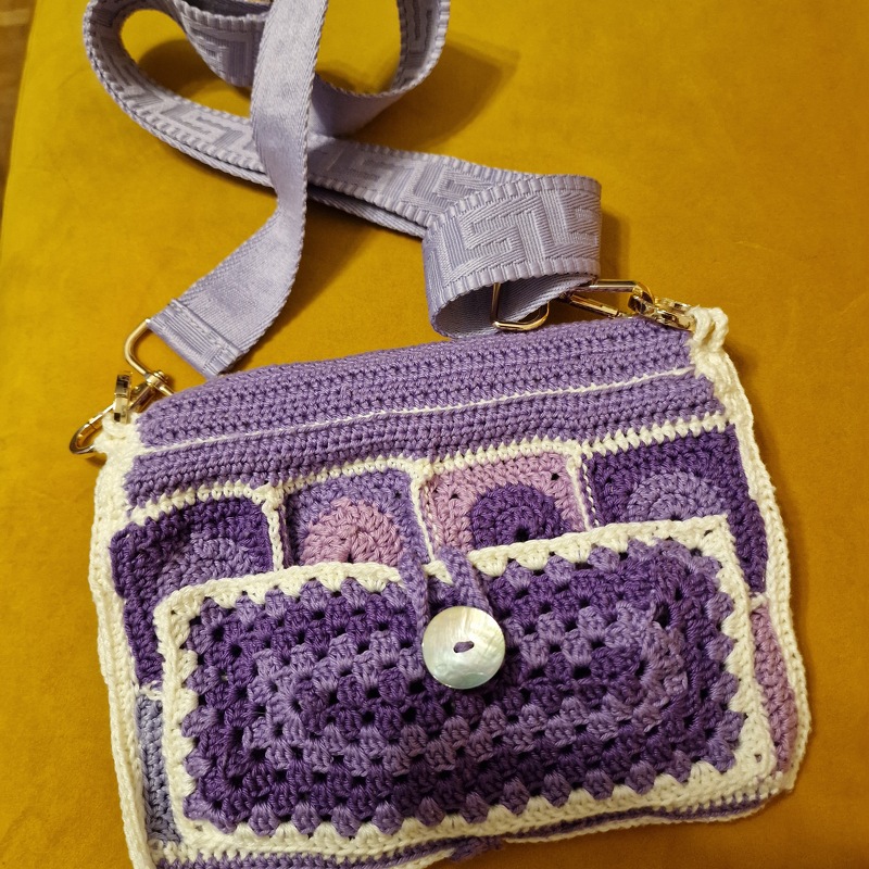 Granny Square Kissen "Boho Dreams", Hippie Style Häkelkissen Häkelanleitung