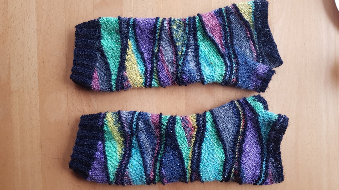 Strickanleitung Armstulpen &quot;Waldfee&quot;