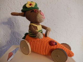 Hat alles toll geklappt und so ein Karottenflitzer ist einfach eine super Deko.....