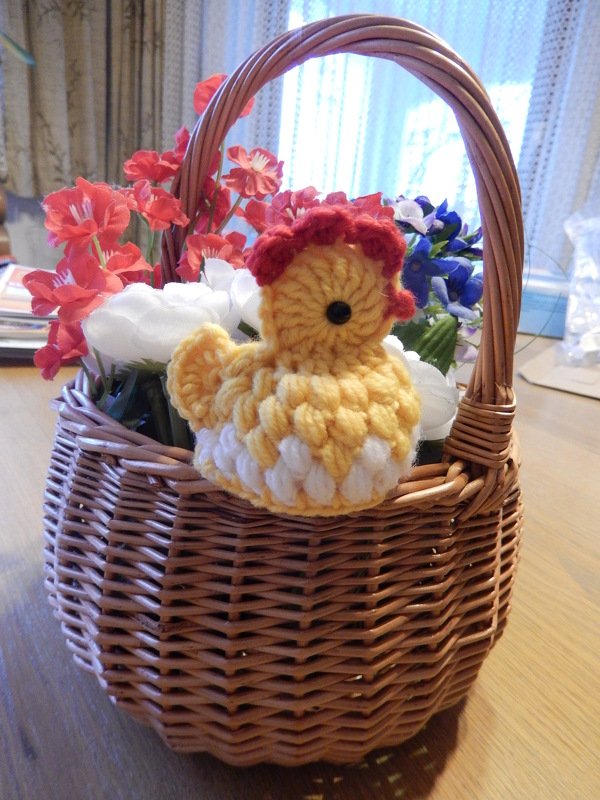 Chick in Eggshell – Egg Cosy – Easter Decoration