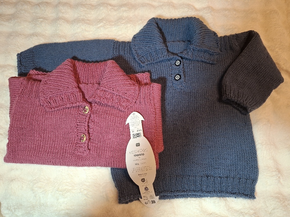 Strickanleitung Kinderpullover mit Knopfleiste | Größe 62–98