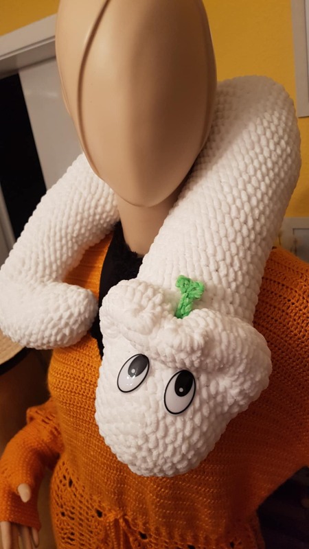 Crochet pattern for snake neck pillow