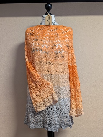 Ich durfte die wundervolle Anleitung „Willow“ von der lieben Designerin Häkelzotti testen – und was soll ich sagen… ich bin ganz verliebt! 🥰
Das Häkeln hat mir von der ersten bis zur letzten Masche unglaublich viel Spaß gemacht. Die Anleitung ist klar aufgebaut, gut verständlich geschrieben und lässt sich ganz entspannt arbeiten. Ein richtig schönes Projekt zum Genießen!
Danke liebe Häkelzotti, dass ich Teil des Tests sein durfte 💛
Es war mir eine große Freude!