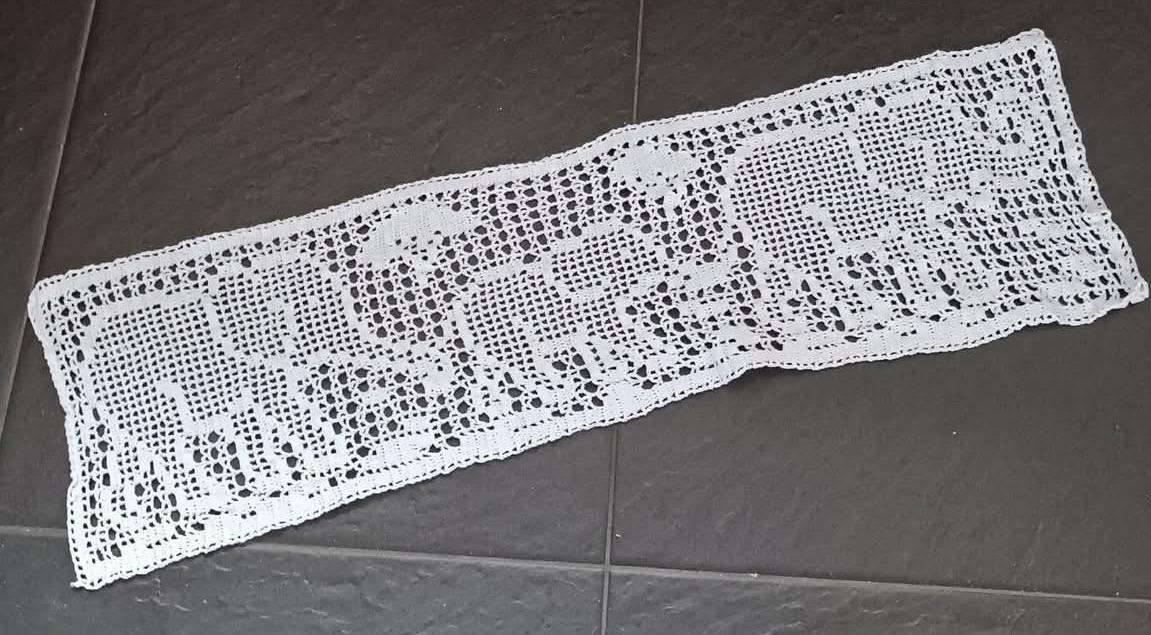 Narrow table runner "Elephants", with repeat pattern and border