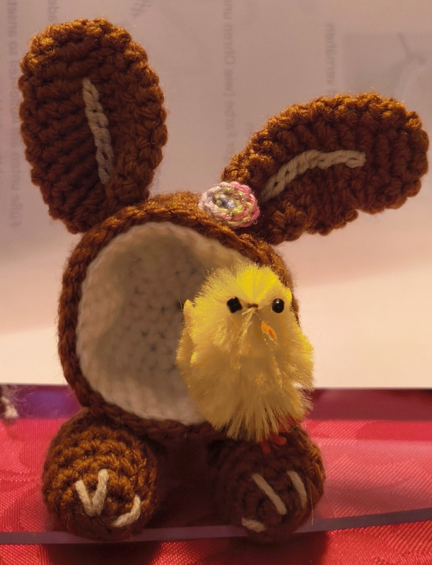Häkelanleitung: Pralinen-Häschen „Naschmich“ - Die süße Osterüberraschung