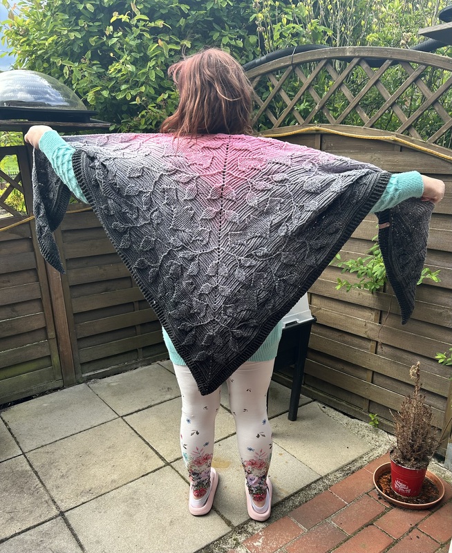 Crochet pattern shawl Morbi
