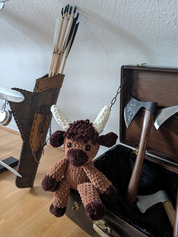 Das ist es, ZIMT das Hochlandrind.
Ich bin mächtig stolz, da ich absolute Anfängerin bin.
Die Anleitung hat mich Schritt für Schritt gut begleitet. An mancher Stelle für meinen Geschmack etwas zu dürftig.