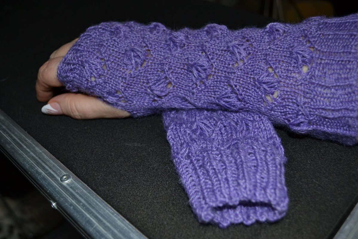 Strickanleitung für Handstulpen | Mitts &quot;Spring-Bows&quot;