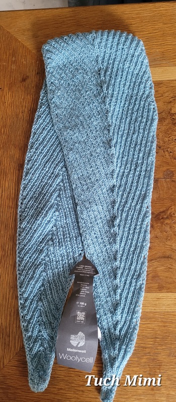 Das Tuch lässt sich gut nach der Anleitung stricken. Ist auch fernsehtauglich.
Hat mir Spaß gemacht.  Ich habe es aus der Meilenweit Woolycell von Lana Grossa, Farb. Nr. 0007 gestrickt.