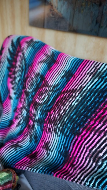 Es war mir eine grosse Freude, auch dieses Tuch zu stricken!
Herzlichst, Doris