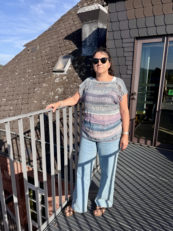 Häkelanleitung „Sun Set“ Sommershirt – lässig &amp; luftig ​mit V-Ausschnitt