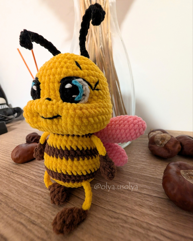 Buzzy Juju Plush Bee Amigurumi Crochet Pattern