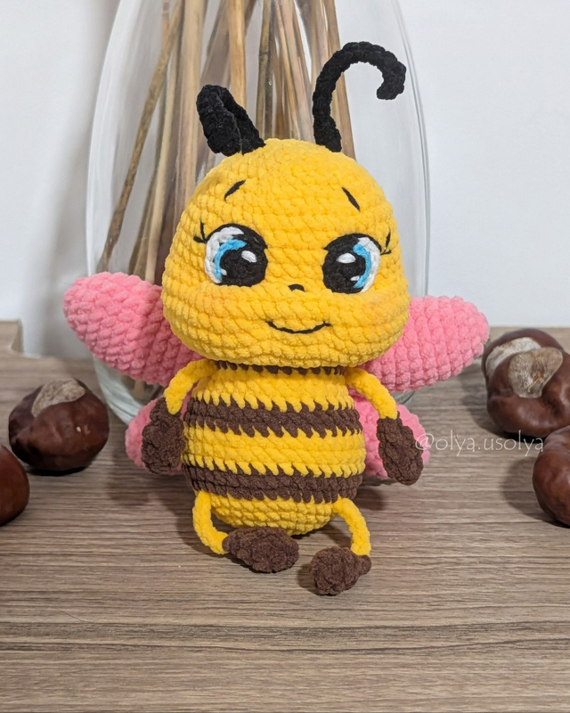 Buzzy Juju Plush Bee Amigurumi Crochet Pattern