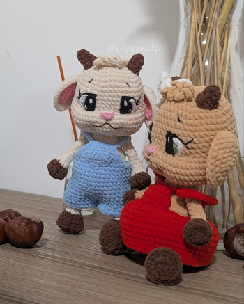 Ein paar spontane Schnappschüsse von meinem kleinen Zicklein 🐐🤎
#LittleGoatie #Häkelziege #Amigurumi #Häkeltier