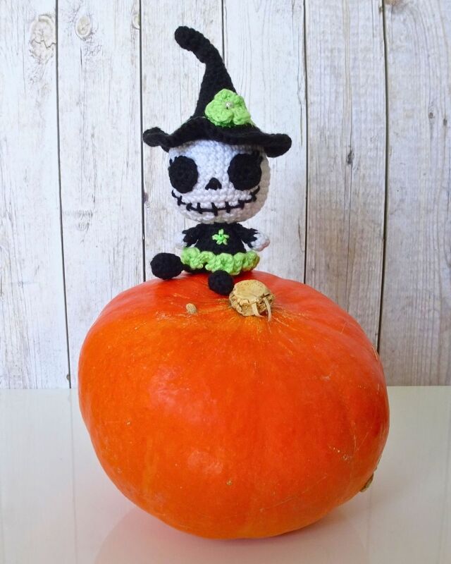 Kleine Gruselhexe – Halloween-Amigurumi-Häkelanleitung