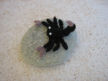 Ab jetzt wirds gefährlich bei uns zu Hause, denn ein giftiger Skorpion treibt sein Unwesen und das nicht nur im Kinderzimmer :-) - unser Sohn ist begeistert von seinen neuen Spielgefährten.
Vielen Dank für diese Anleitung!