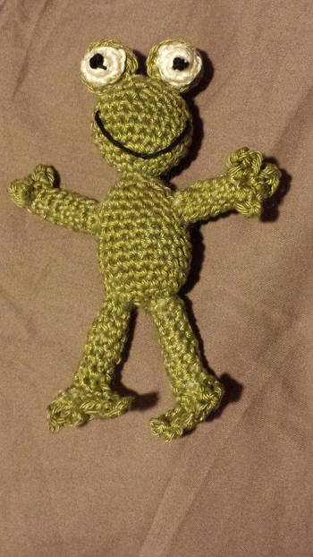 Das Häkeln der Arme und Beine direkt an den Körper und die Hände und Füße waren eine ziemlich knifflige Angelegenheit. Aber das süße Ergebnis entschädigt voll und ganz!