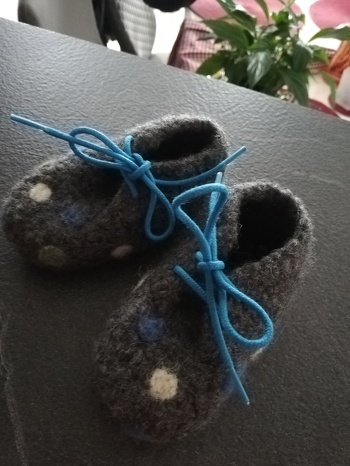 Babyschuhe gefilzt