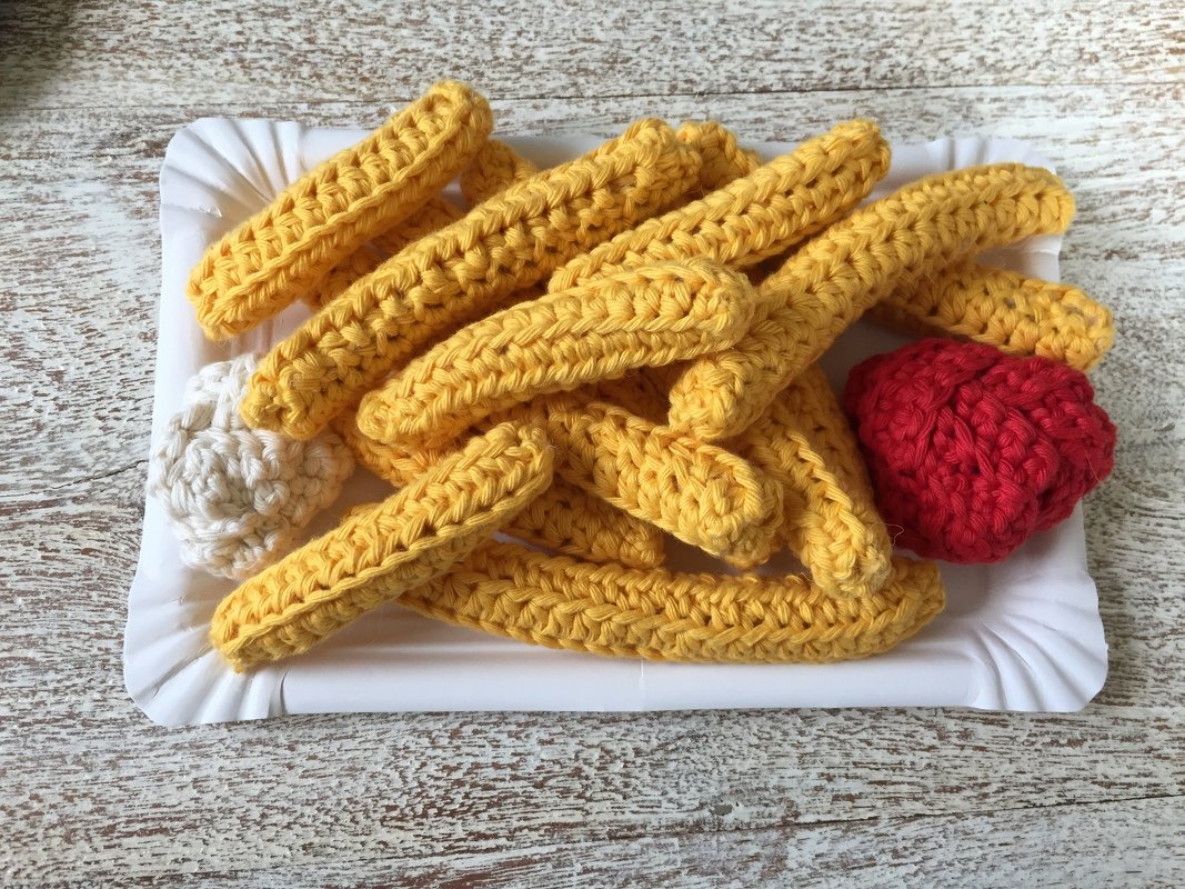 gehäkelte Rezepte: Pommes mit Ketchup
