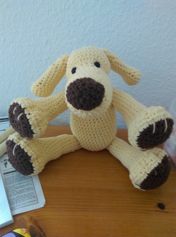 Habe Theo mit dickerem Garn nachgearbeitet, so dass er größer wurde. Meine Tochter war begeistert!